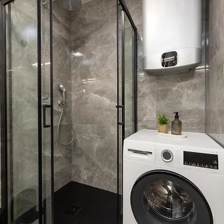 Ariela Znjan Apartamento *