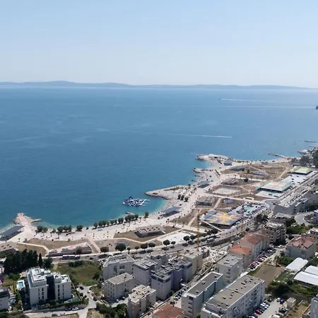 Ariela Znjan Apartamento *